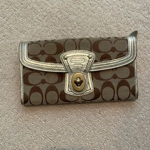 Vintage COACH envelope wallet